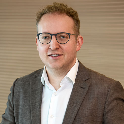 Dr. Raimund Wolf