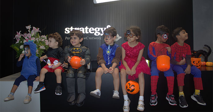 Strategy& Consultants - Quality time with our youngest – celebrating Halloween in our Dubai office.